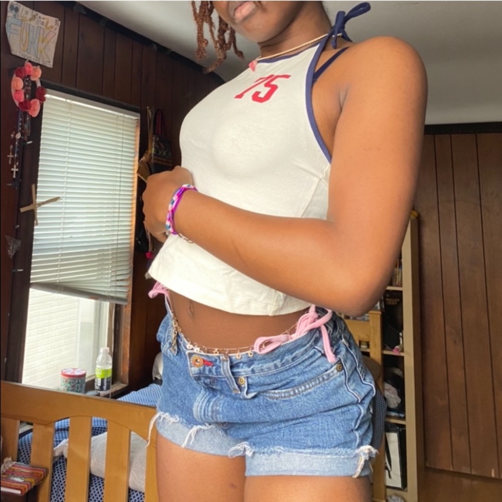 Cute Halter top - Picture 3 of 7